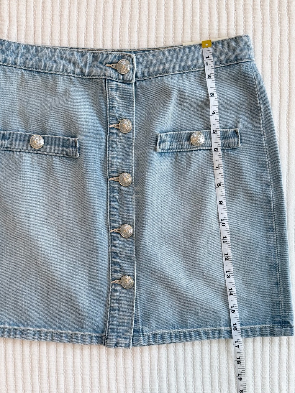 L’AGENCE The Kris Button Front Mini Skirt in Fontana Light Blue Size 25 NWT - Picture 8 of 9